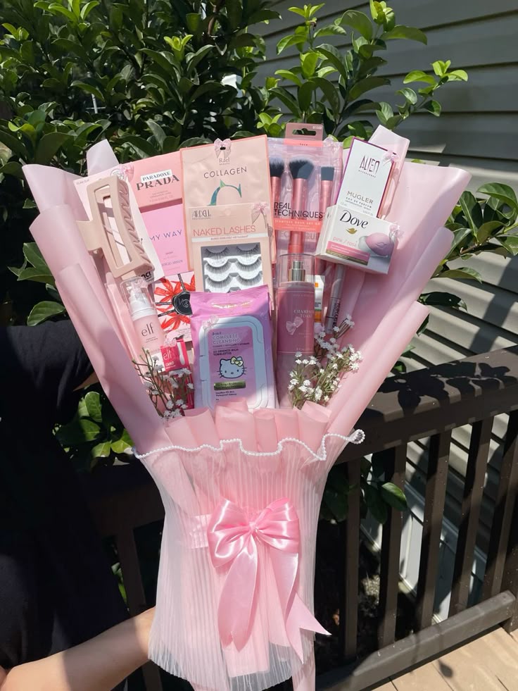Luxury customizable Makeup Bouquet – Trendy Beauty Gift for Girls  Description: