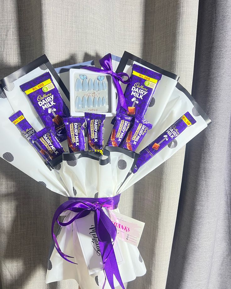 Luxury Customizable Money Bouquet with Chocolates – Personalized Cash Gift Arrangement